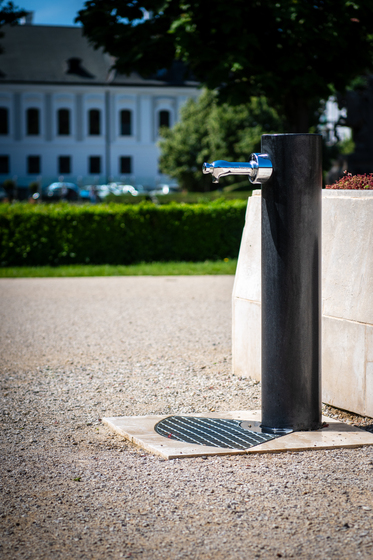 Nerezová pitná fontána